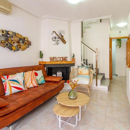 Beautiful Home In Santa Pola With Kitchen Exterior photo